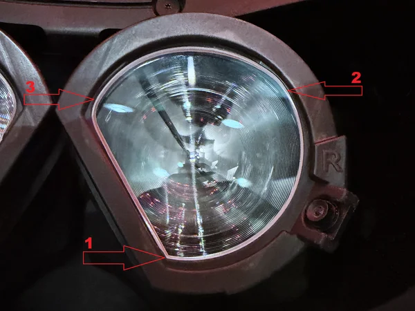 Right lens (R) in the new eye module, with red arrows showing the press order: 1 = lower (sharper) corner, 2 = upper outer edge, 3 = upper inner edge