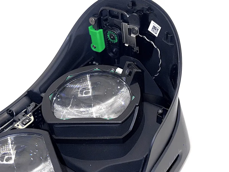 Inside view showing the right ribbon cable exit point