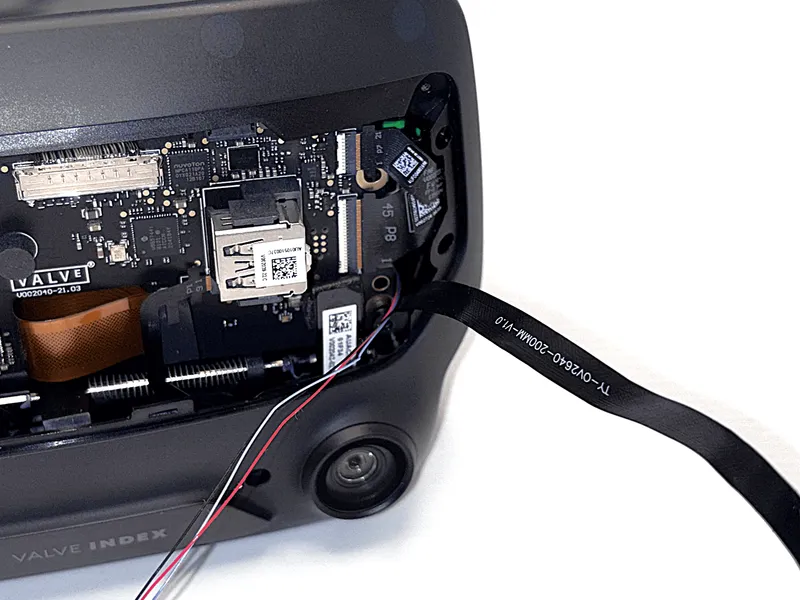 Connecting the LED cable to the ring